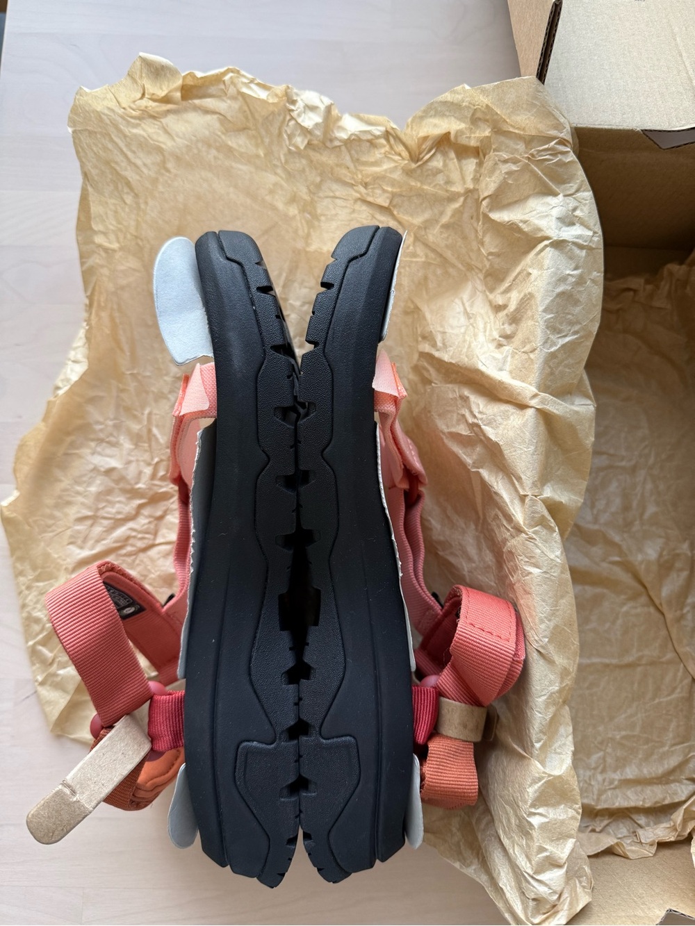 NWT Women's Hurricane XLT3 Sandal Size 9 - Sedona Multi - Picture 4 of 13
